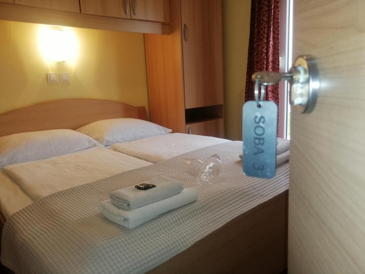 Apartmani Simon Lopar Rom bilde