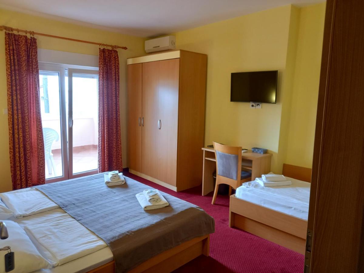 Apartmani Simon Lopar Rom bilde