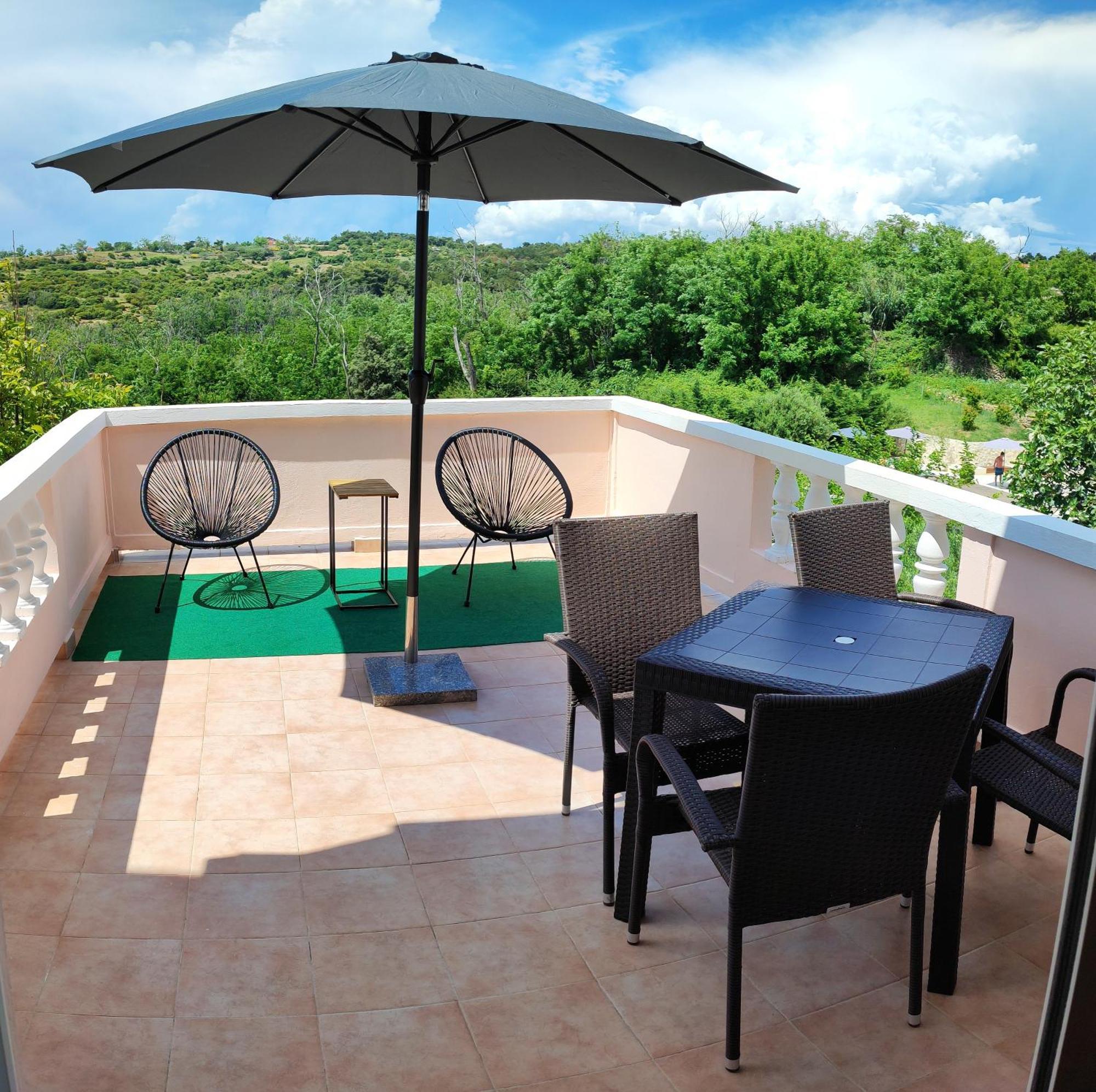 Apartmani Simon Lopar Rom bilde